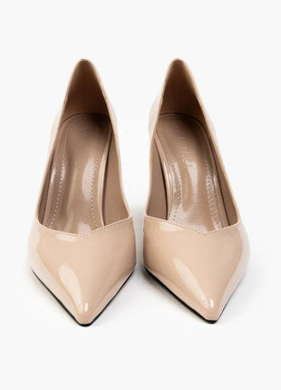 Beige Shurima Pumps mit glänzendem Finish und spitzer Zehenpartie, ideal für formelle Anlässe und elegante Abende.