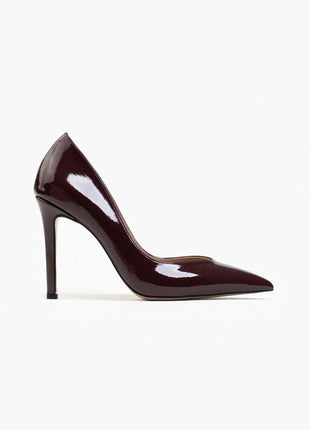 Bordo Shurima Pumps mit glänzendem Finish und spitzer Zehenpartie, ideal für formelle Anlässe und elegante Abende.