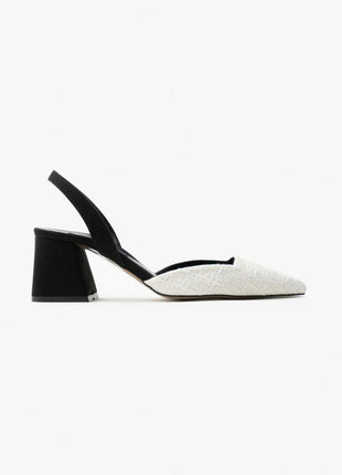 Geflochtene SAMMY Slingback Pumps in Weiß mit spitzem Zehenbereich und breitem Blockabsatz, ideal für formelle Anlässe.