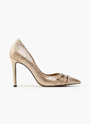 Elegante goldene Smarty Pumps mit funkelndem Design und dekorativen Schnallen, ideal für besondere Anlässe.