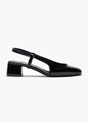 Schwarze OPHELIA Slingback-Pumps aus glänzendem Lackleder mit blockigem, mittelhohem Absatz und verstellbarem Slingback-Riemen. Elegantes Design für formelle Anlässe und stilvolle Alltagslooks.