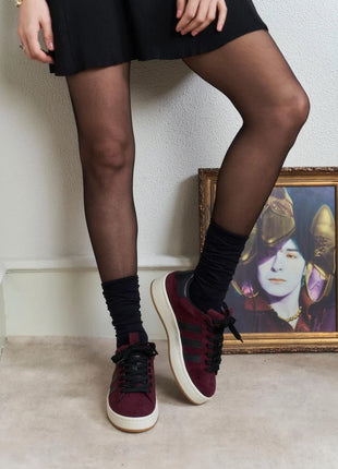 EverydayStripe Sneaker in lebhaftem Dunkelrot - verleihe deinem Look einen Hauch von Farbe