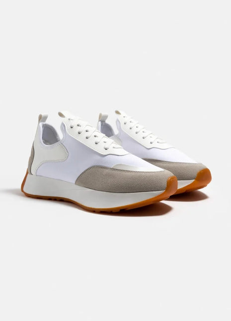 Dominic Sneaker in harmonischem Weiß-beige - ein zeitloser Klassiker für stilbewusste Looks