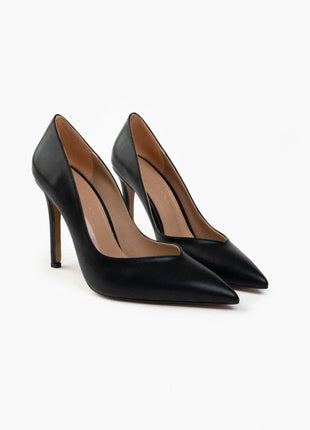 Schwarz-Matte Shurima Pumps mit elegantem Finish und spitzer Zehenpartie, ideal für formelle Anlässe und elegante Abende.