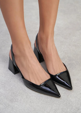 Schwarze SAMMY Slingback Pumps mit spitzem Zehenbereich und breitem Blockabsatz, glänzendes Finish, ideal für formelle Anlässe.