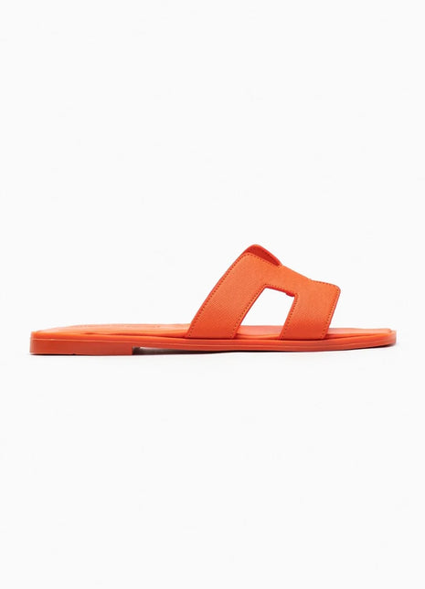 Orange SHANE Sandalen mit ergonomischem Design und hochwertigem Obermaterial, ideal für den täglichen Gebrauch.