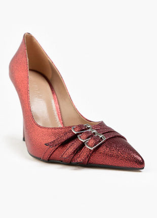 Elegante rote Smarty Pumps mit funkelndem Design und dekorativen Schnallen, ideal für besondere Anlässe.