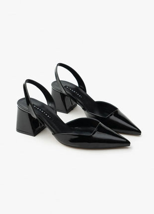 Schwarze SAMMY Slingback Pumps mit spitzem Zehenbereich und breitem Blockabsatz, glänzendes Finish, ideal für formelle Anlässe.