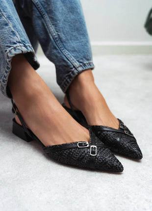 Elegante VEGAS Slingback-Pumps in Schwarz glänzend mit spitzer Zehenpartie und dekorativen Schnallen, ideal für besondere Anlässe.