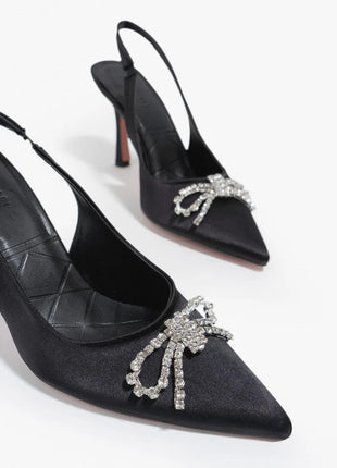 Elegante Karina Pumps aus mattem Stoff in der Farbe Schwarz.